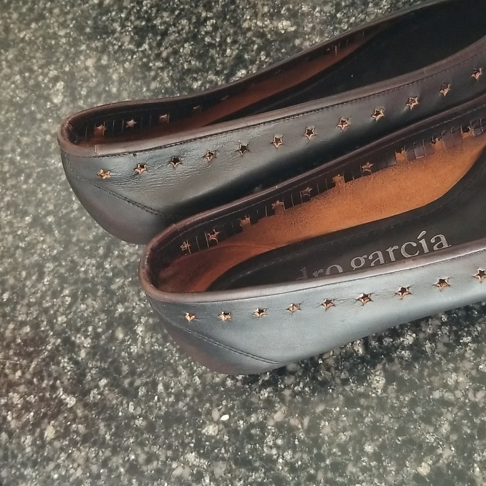 Pedro Garcia "Ildara" Black Avalon Crystal Leather Skull Flats - Picture 4 of 8